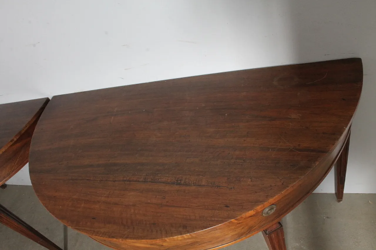 Coppia di console Luigi XVI a mezza luna in noce Parma, 1770 3