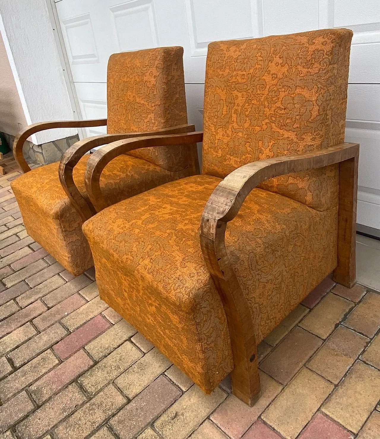 Pair of Art Deco armchairs in walnut, 1920s 2