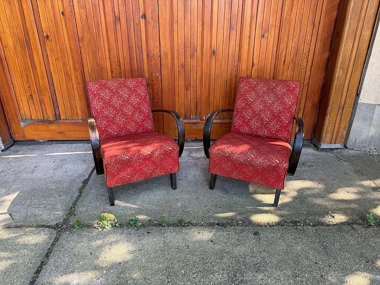 Coppia di poltrone rosse di Jindrich Halabala per Up Zavody, anni '30 11