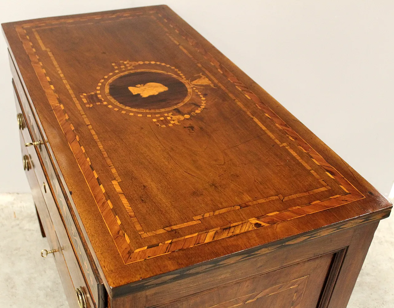 Cassettone comò Luigi XVI in noce intarsiato, '700 8