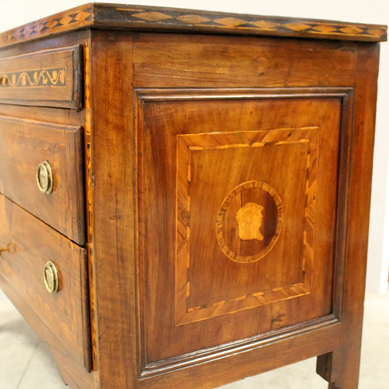 Cassettone comò Luigi XVI in noce intarsiato, '700 11