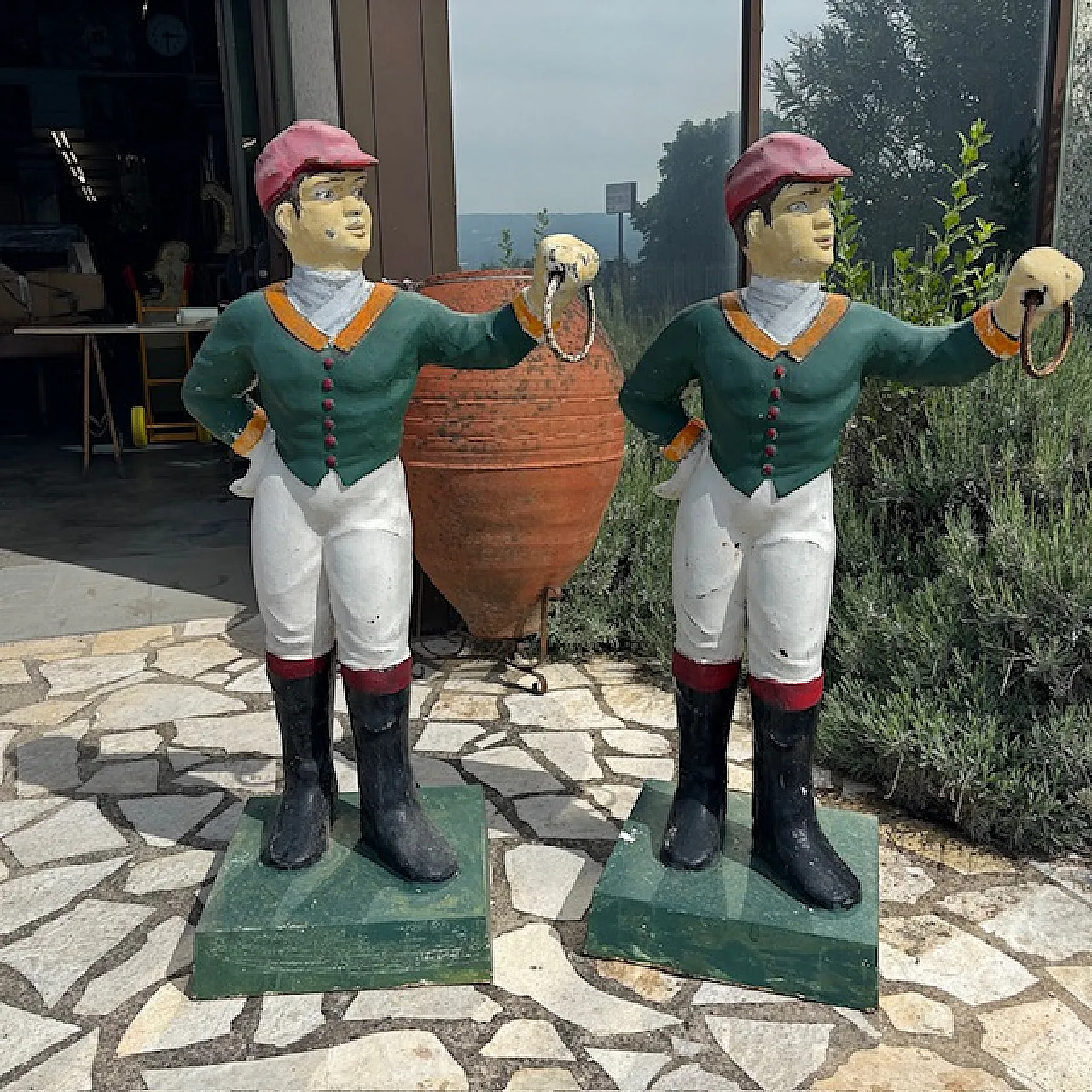 Pair of cast iron riders sculptures made in the USA, 20th century 1