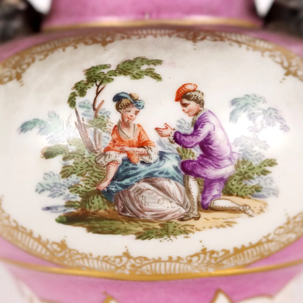 Coppia di vasi in porcellana policroma di KPM Berlin, inizio '800 6