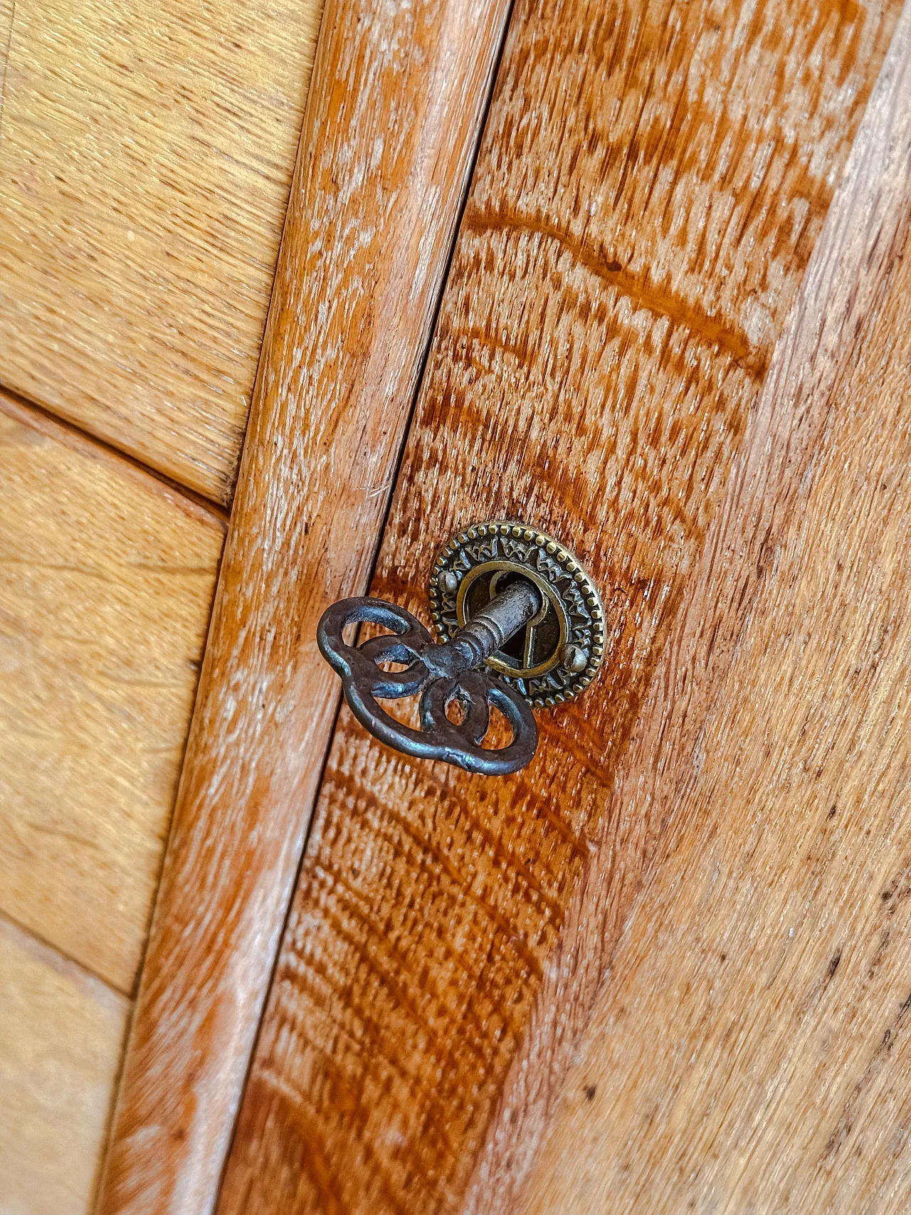 Credenza by Henning Kjærnulf danese, anni '60 8