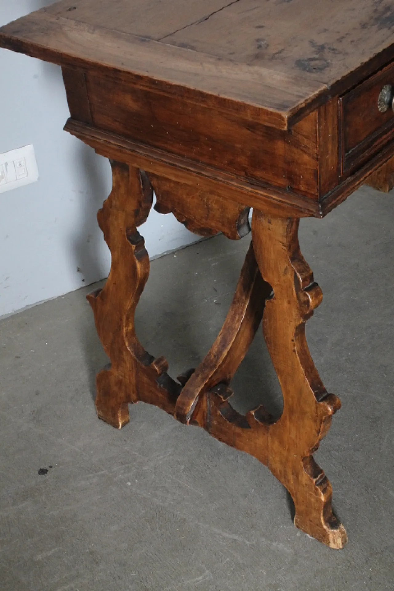 Tavolo scrittoio Fratina in noce massello, metà '700 8