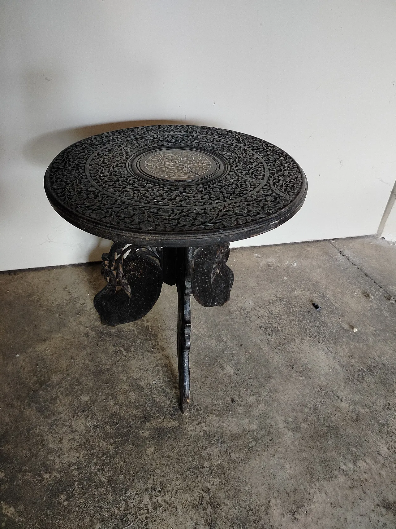 Kashmir table, early 20th century 9