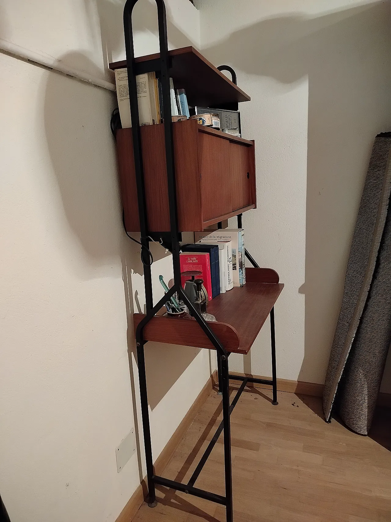 Scrittoio in ferro e legno, anni '60 2