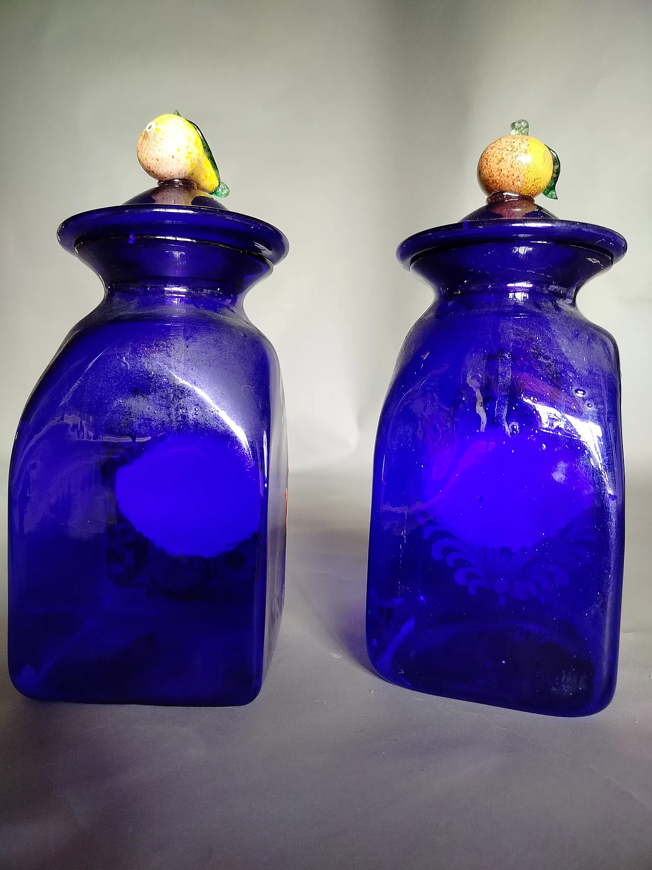 Coppia di vasi in stile farmacia in vetro soffiato, primo '900 5