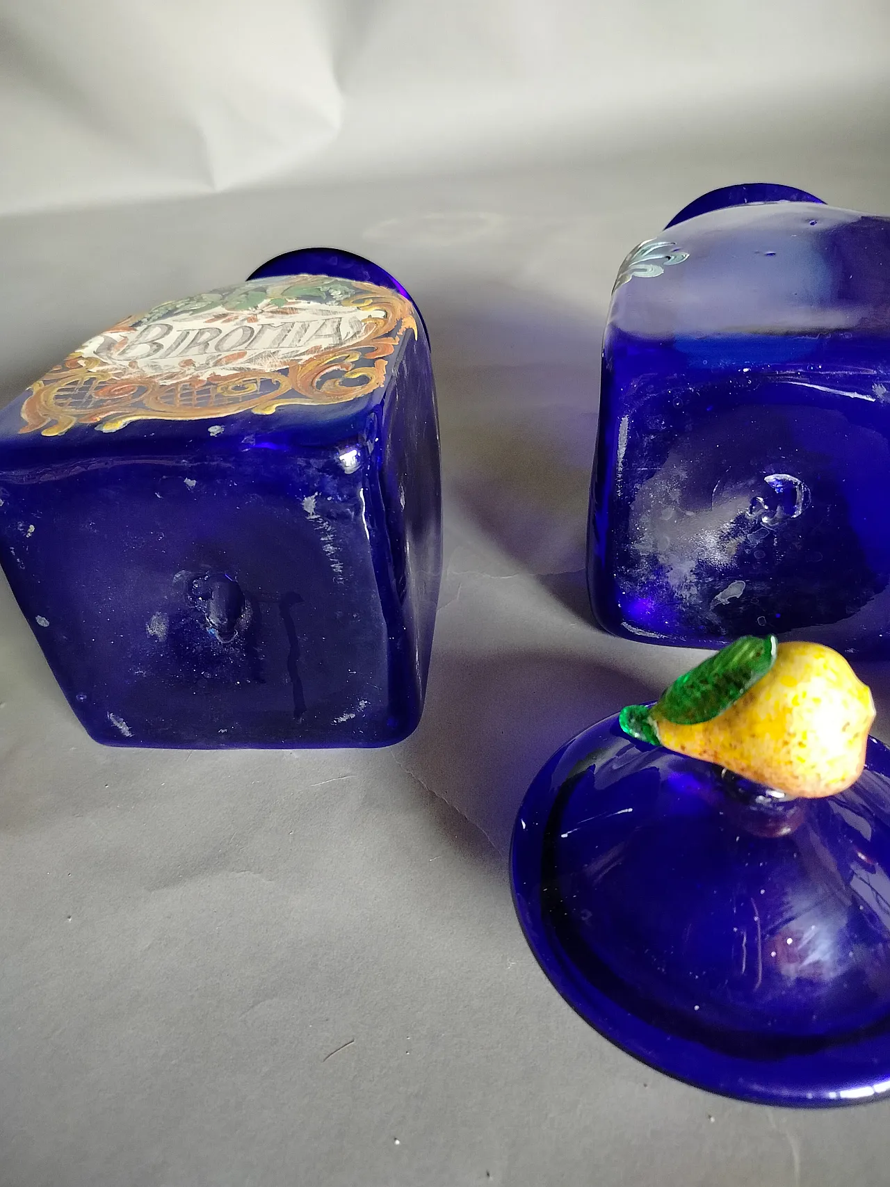 Coppia di vasi in stile farmacia in vetro soffiato, primo '900 9