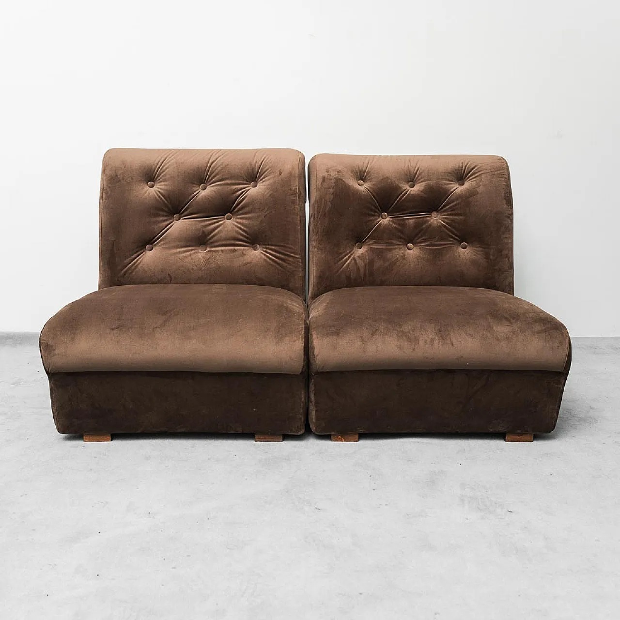Pair of brown velvet armchairs, 70s 5