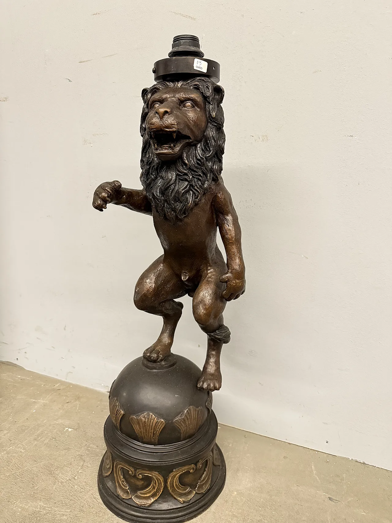 Bronze sculpture, lion, 20th century 1