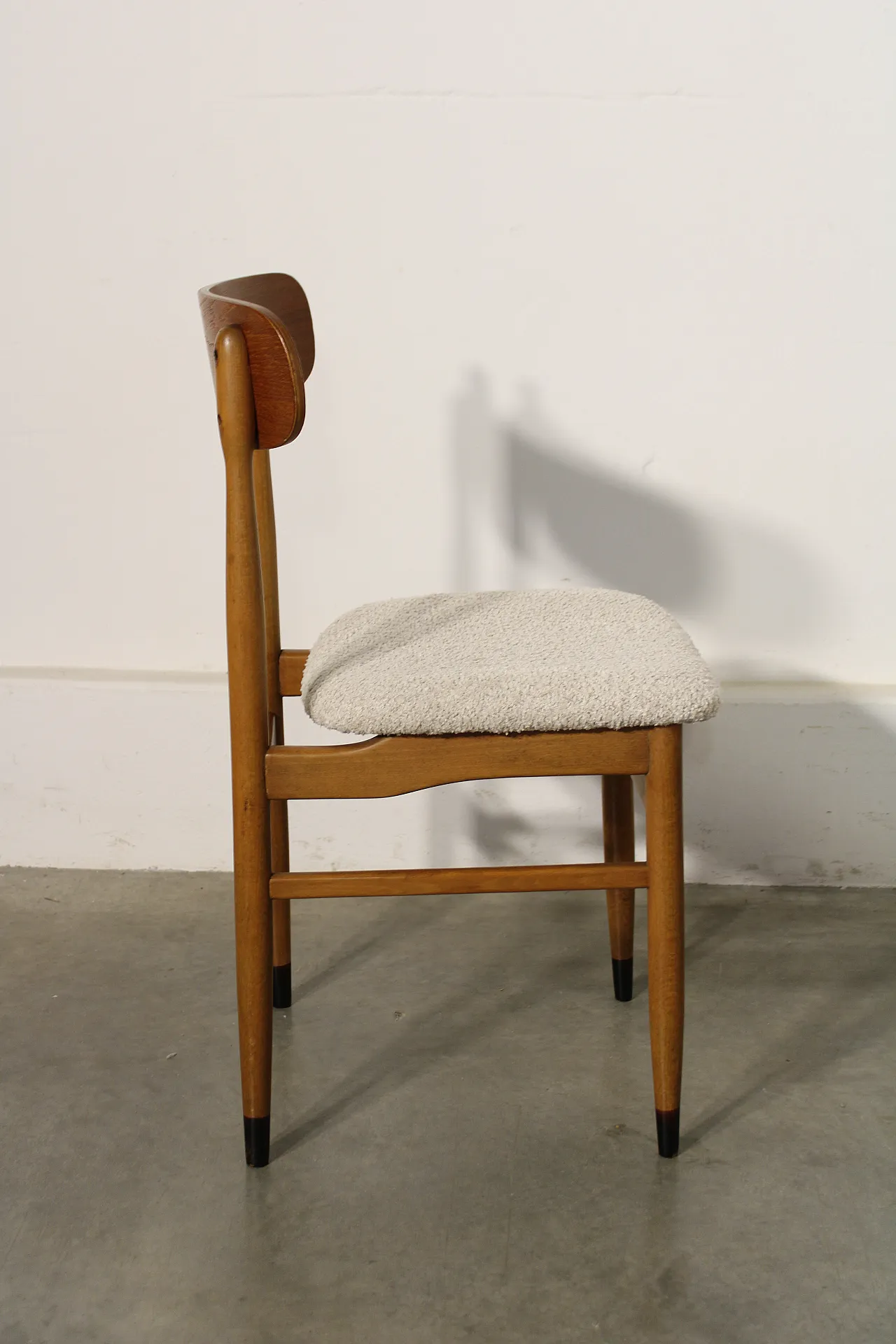 6 chairs in beech beige bouclé, 1960s 4