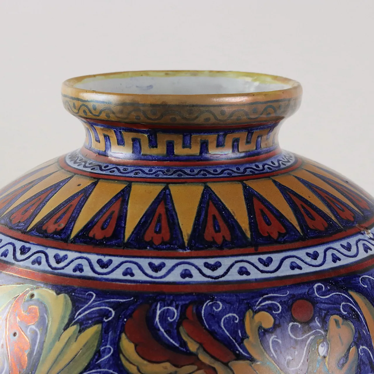 Vaso in maiolica, manifattura di Gualdo Tadino, fine '900 6