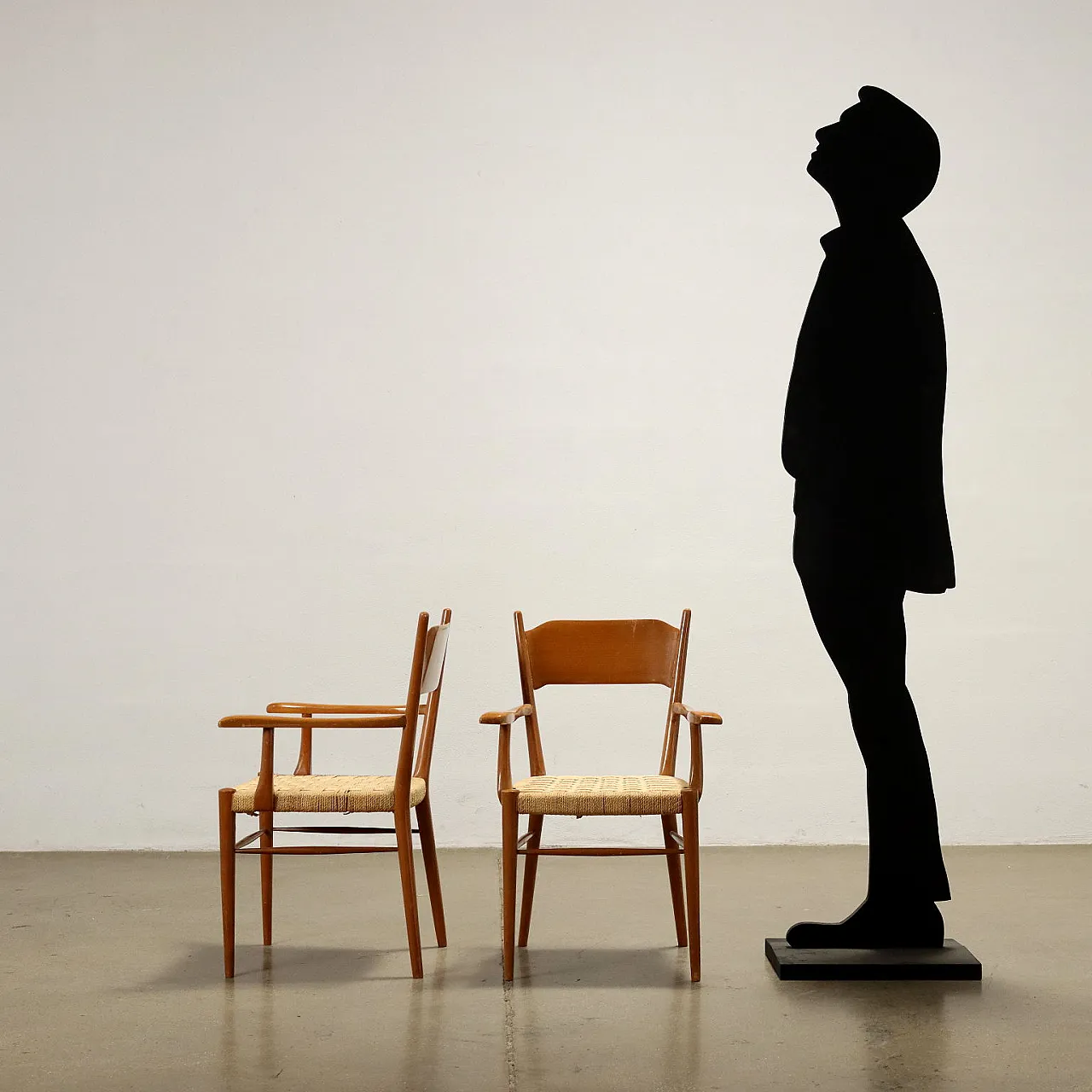 Coppia di sedie in faggio con seduta in corda, anni '50 2