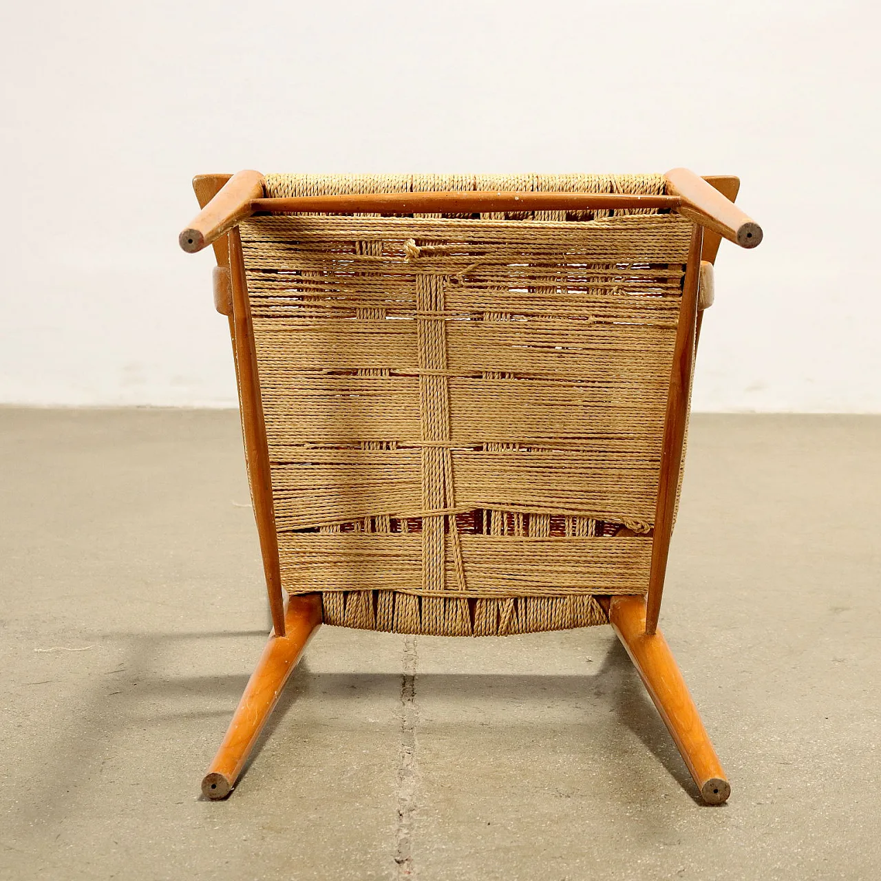 Coppia di sedie in faggio con seduta in corda, anni '50 7