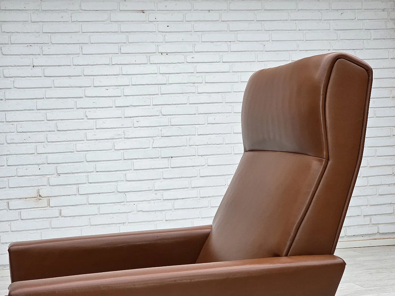 Danish highback armchair by Vejen Polstermøbelfabrik, 1970s 16