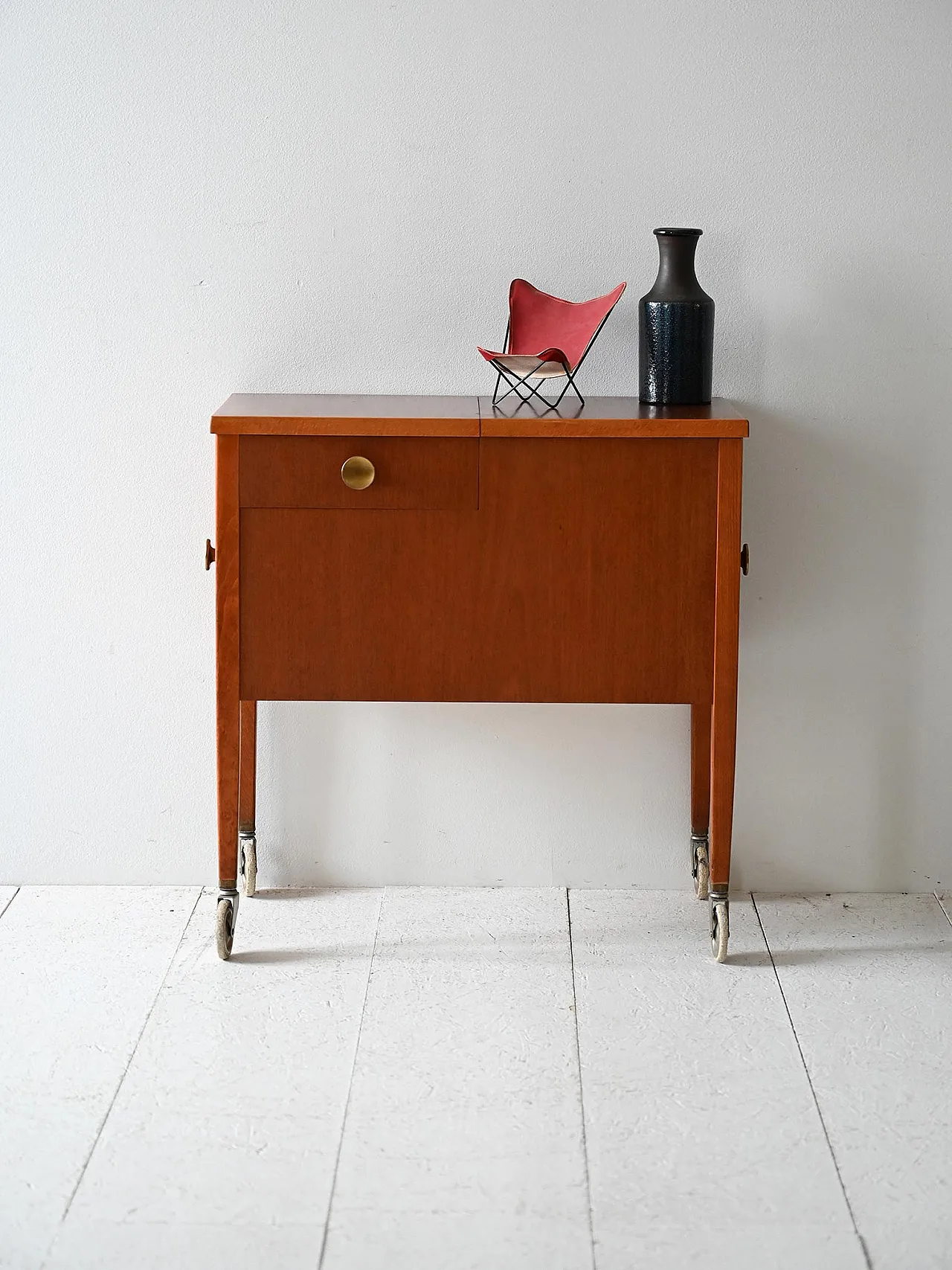 Scandinavian content trolley in mahogany, 50s 1