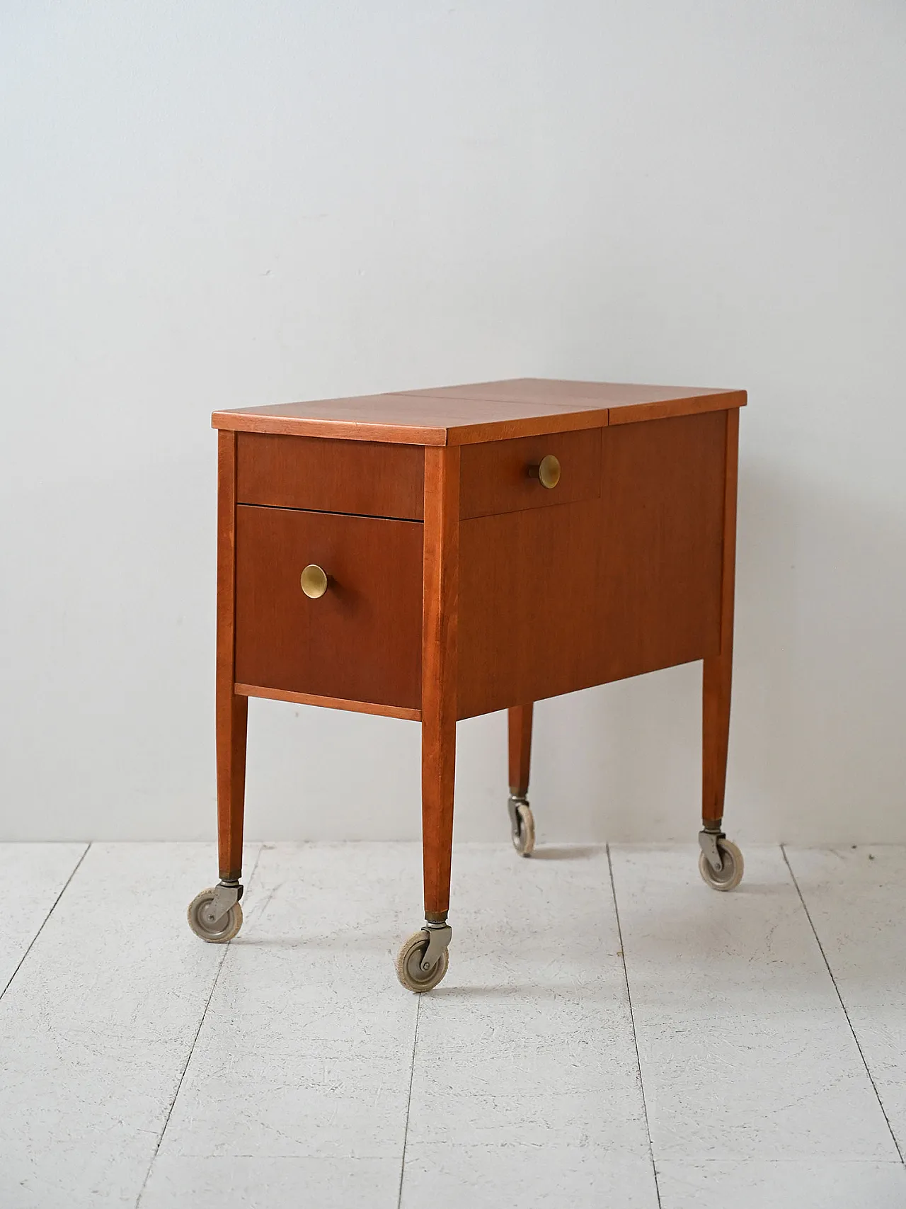 Scandinavian content trolley in mahogany, 50s 4