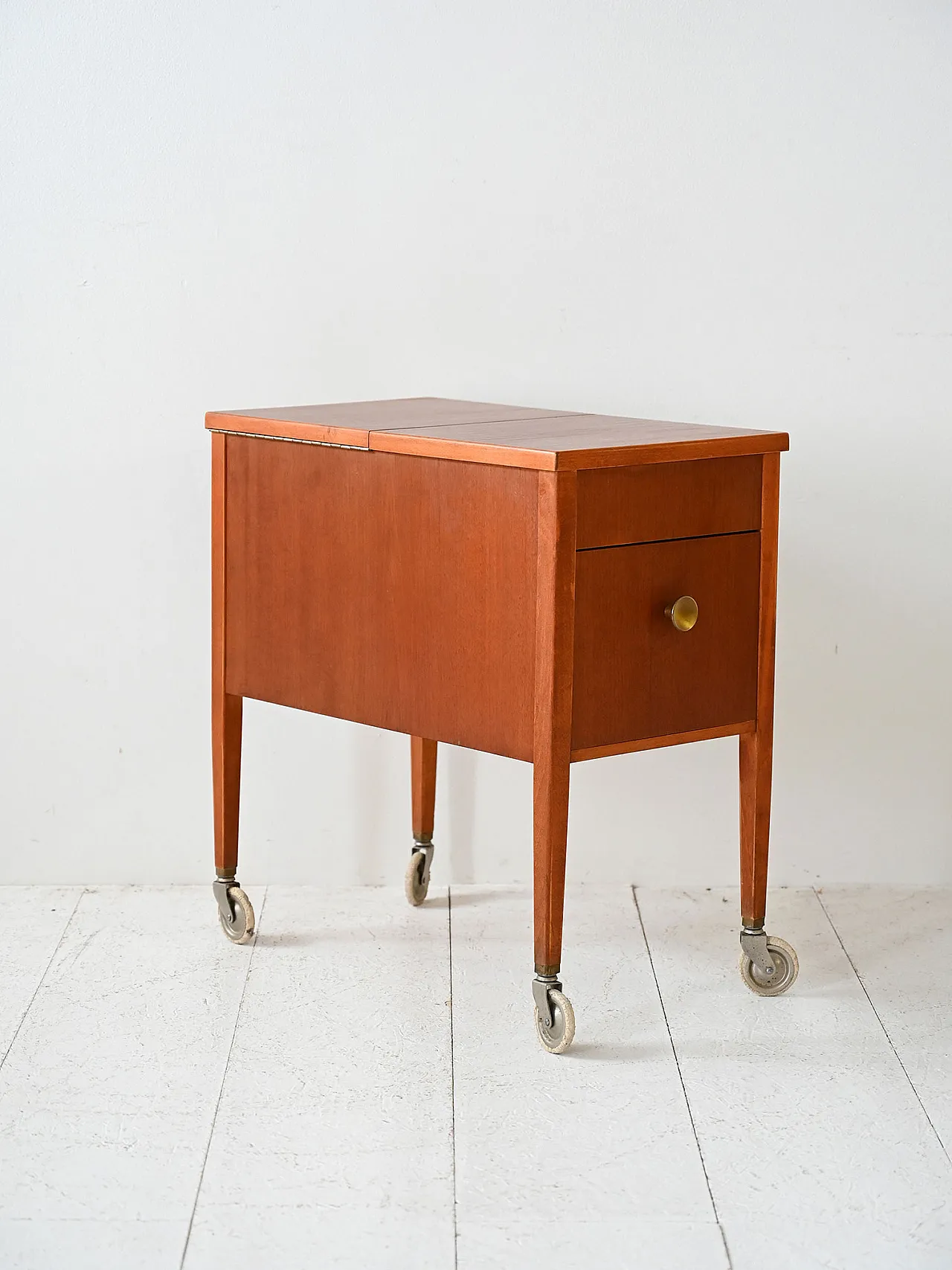 Scandinavian content trolley in mahogany, 50s 6
