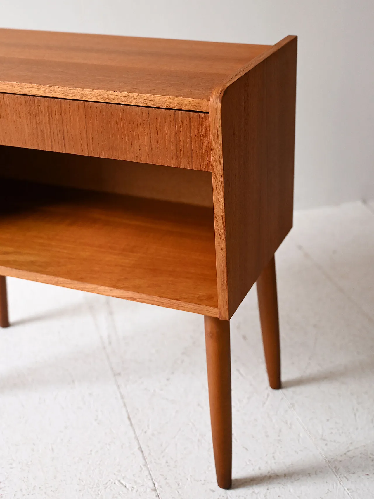 Pair of Scandinavian bedside beds in teak, 50s 6