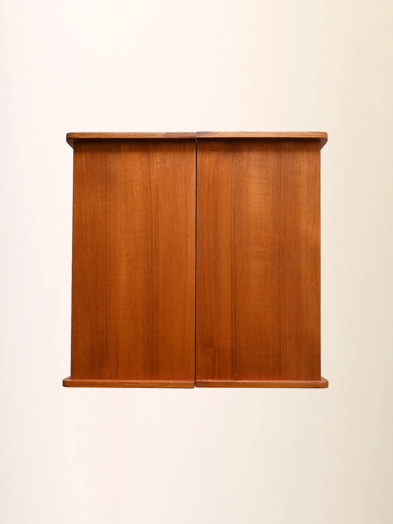 Pair of Scandinavian bedside beds in teak, 50s 7