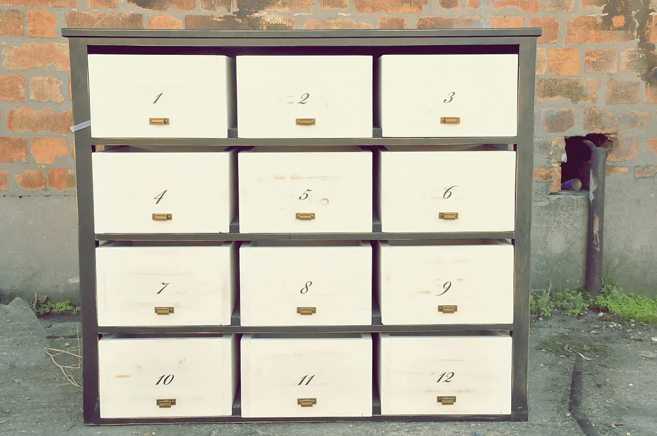Cassettiera con 12 cassetti, anni 2000 3