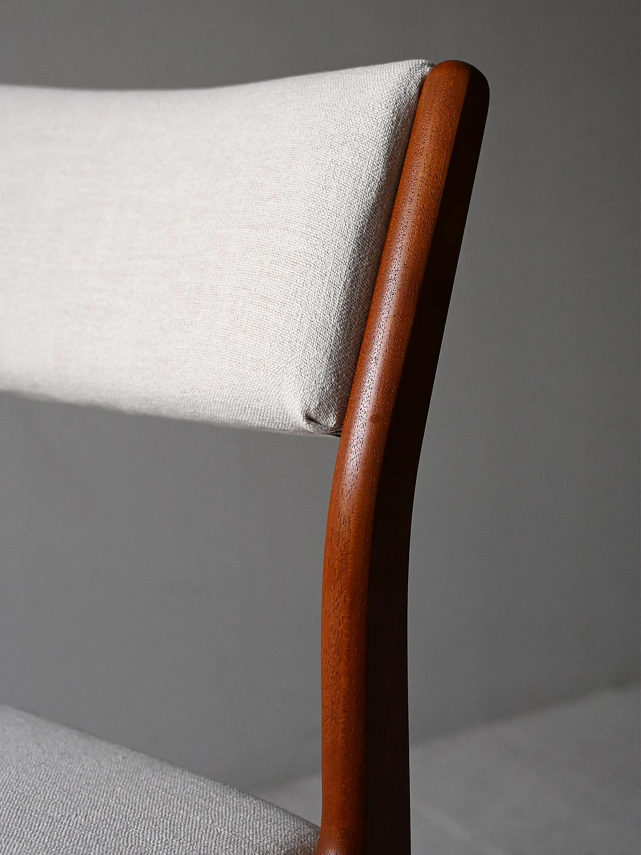 6 Scandinavian chairs in teak, 1960s 7