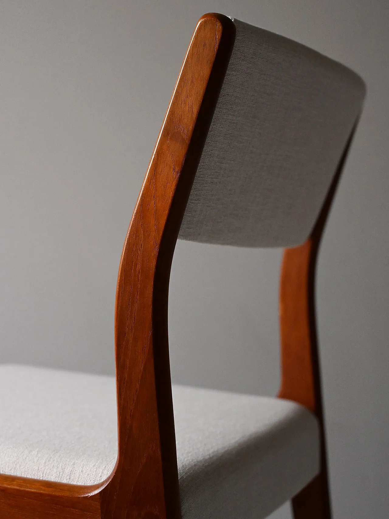 6 Scandinavian chairs in teak, 1960s 8