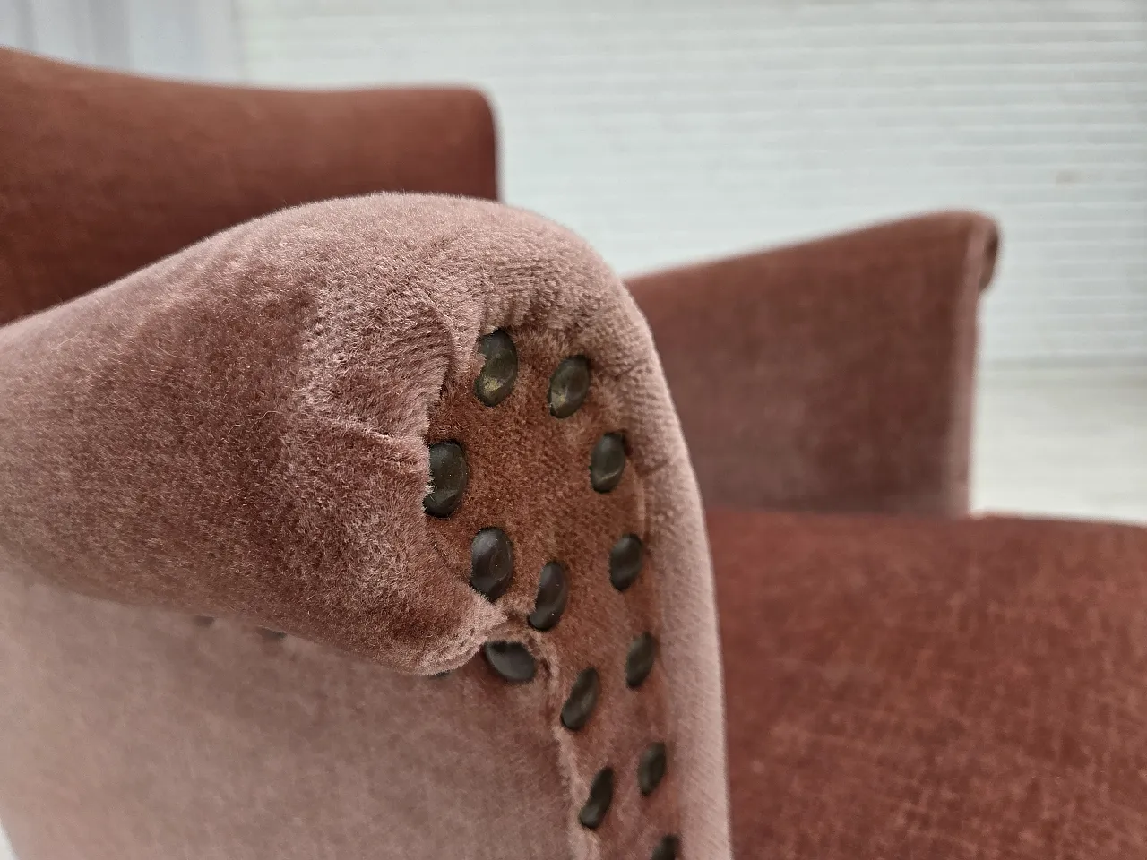 Danish armchair, salmon pink velour, beech wood, 1970s 8