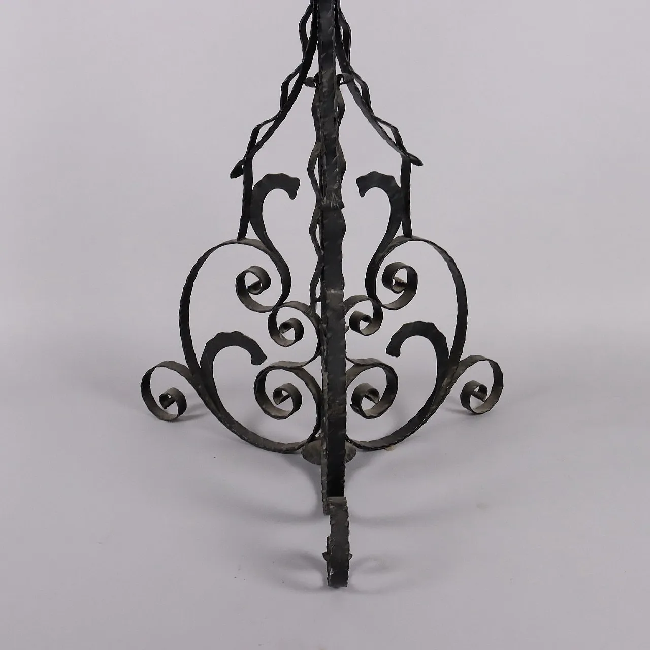 Candeliere da terra in ferro battuto 6