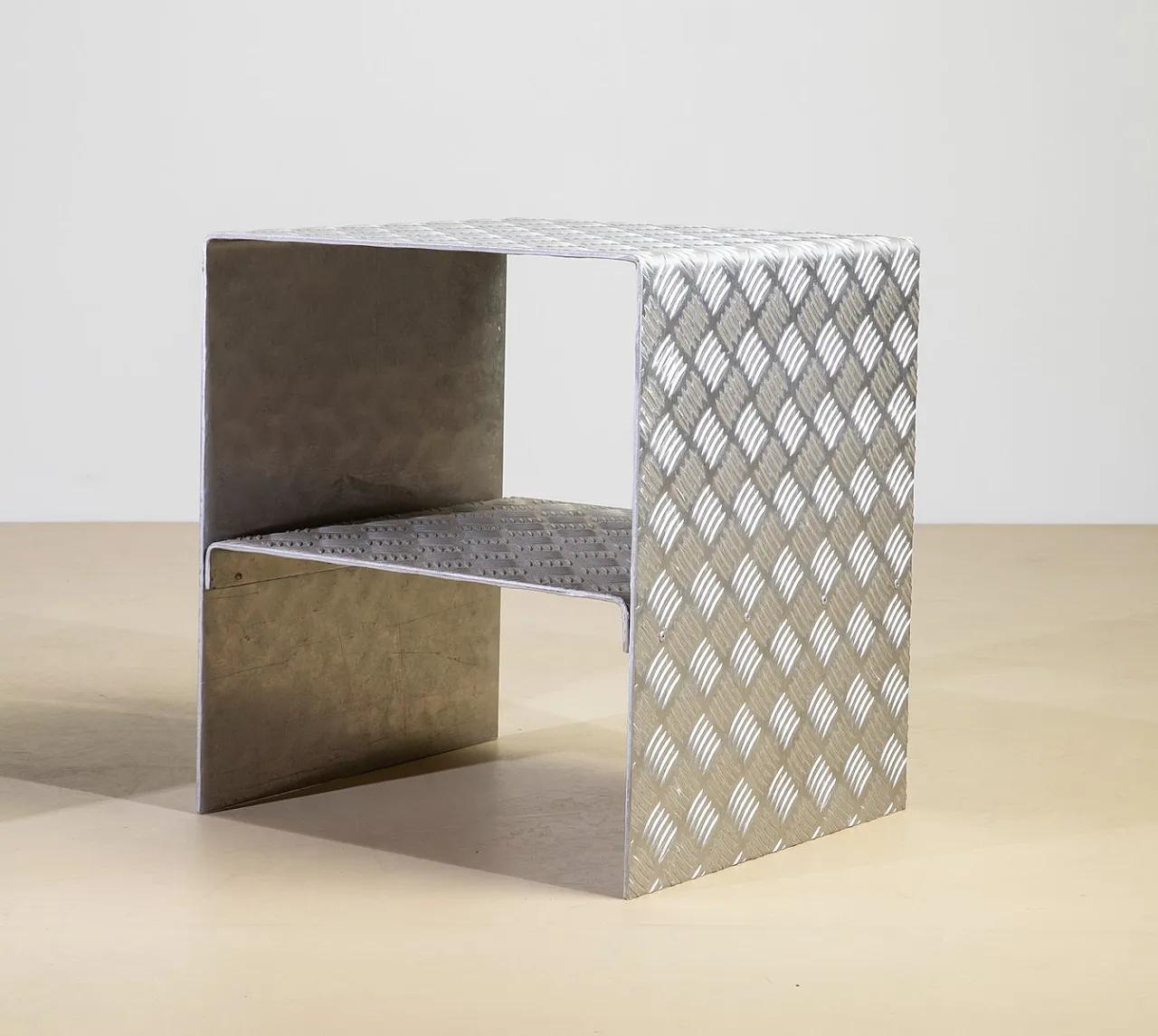 Pair of bedside tables in curved and diamond-cut steel, 1990s 5