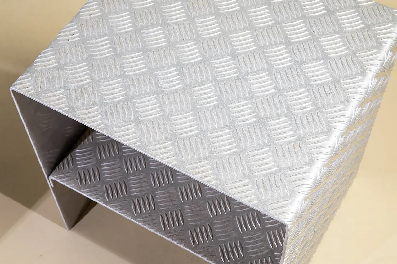 Pair of bedside tables in curved and diamond-cut steel, 1990s 8