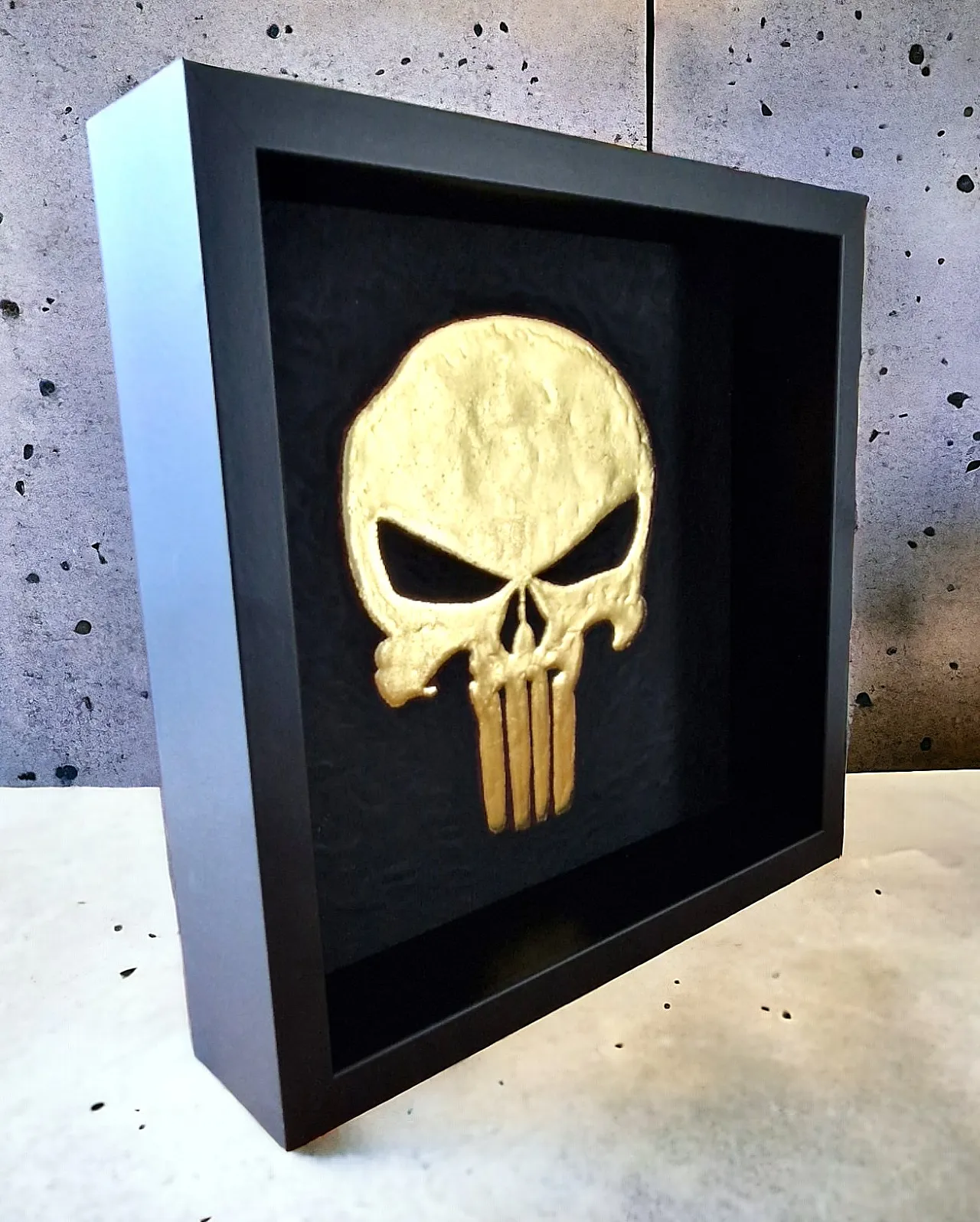 Punisher skull 23kt gold plated artwork in frame 80s and 90s art 3