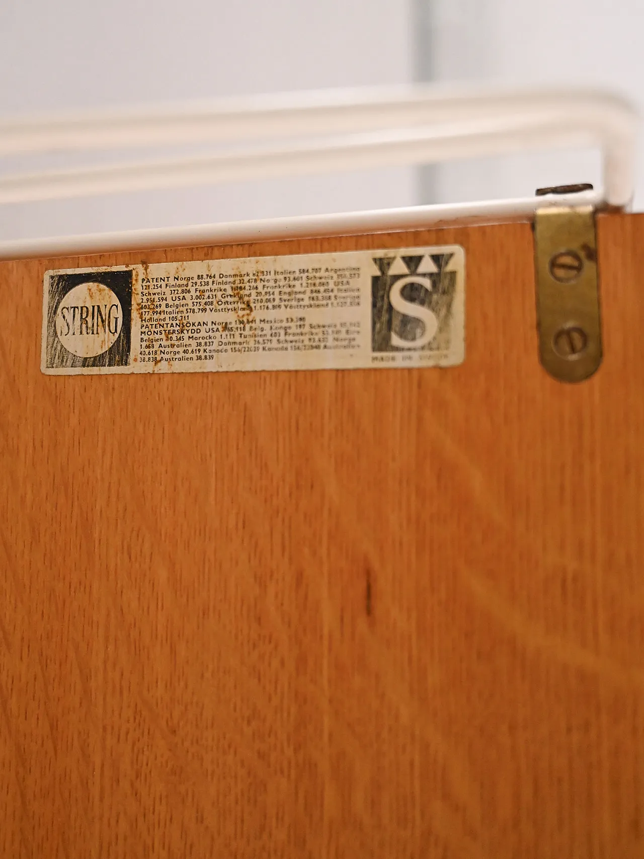 Shelving in oak, 60s 15