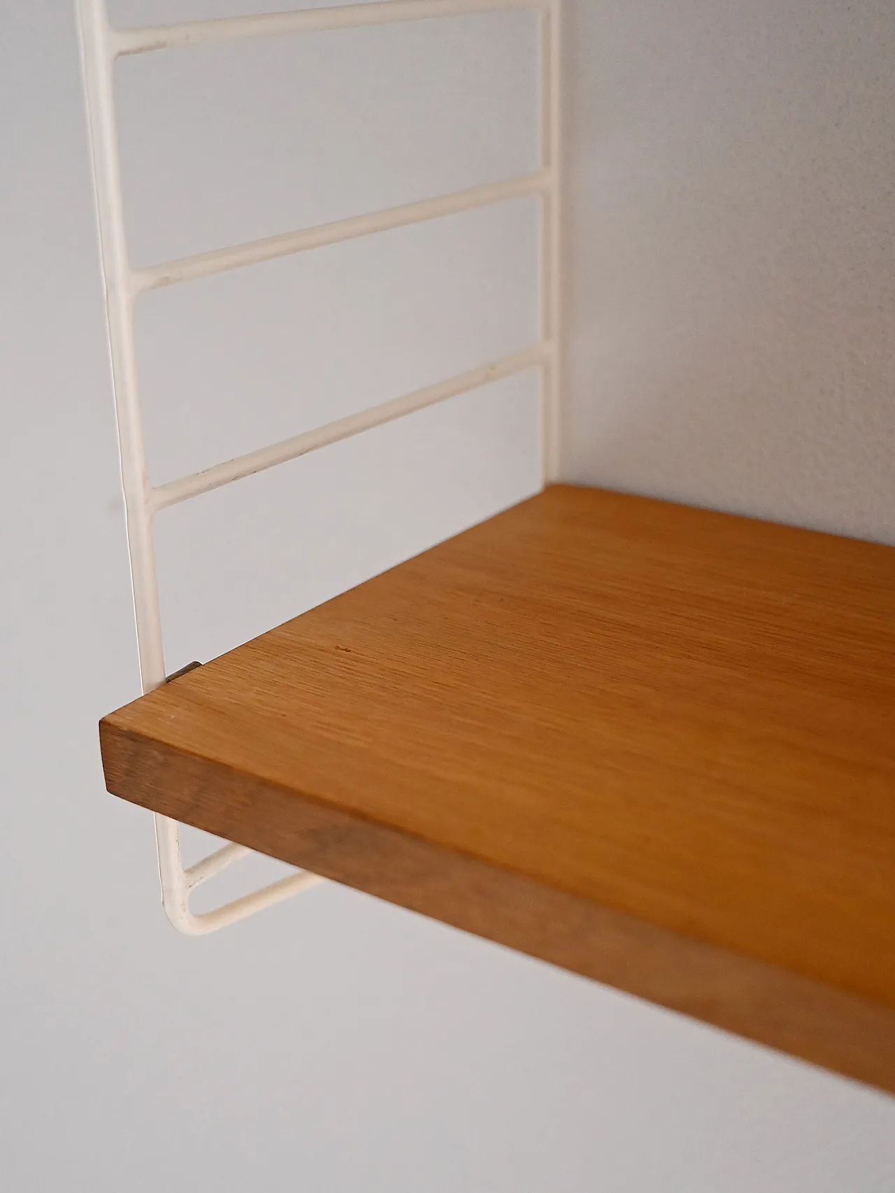 Shelving in oak, 60s 16