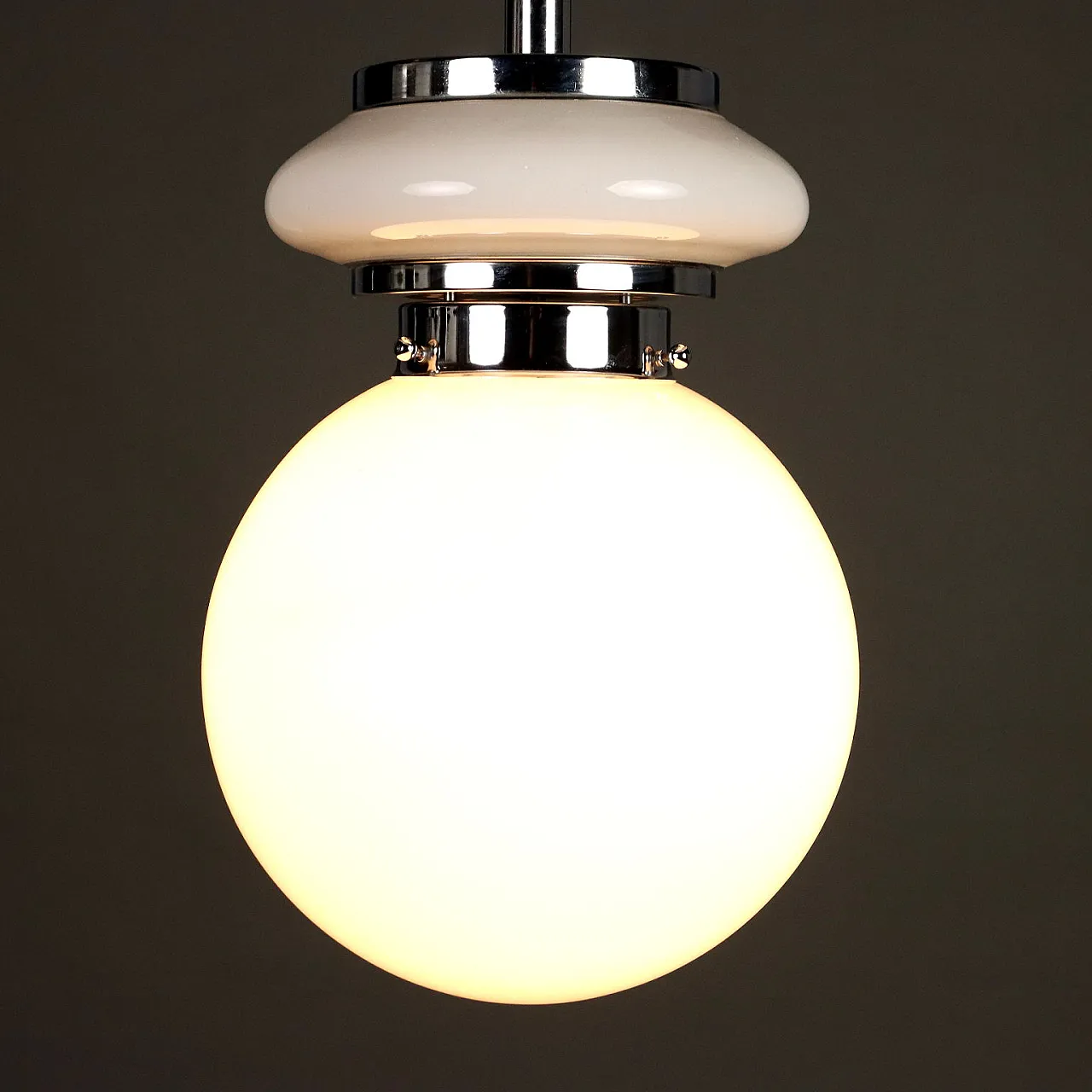 Lampadario in vetro bianco e metallo cromato, anni '70 3