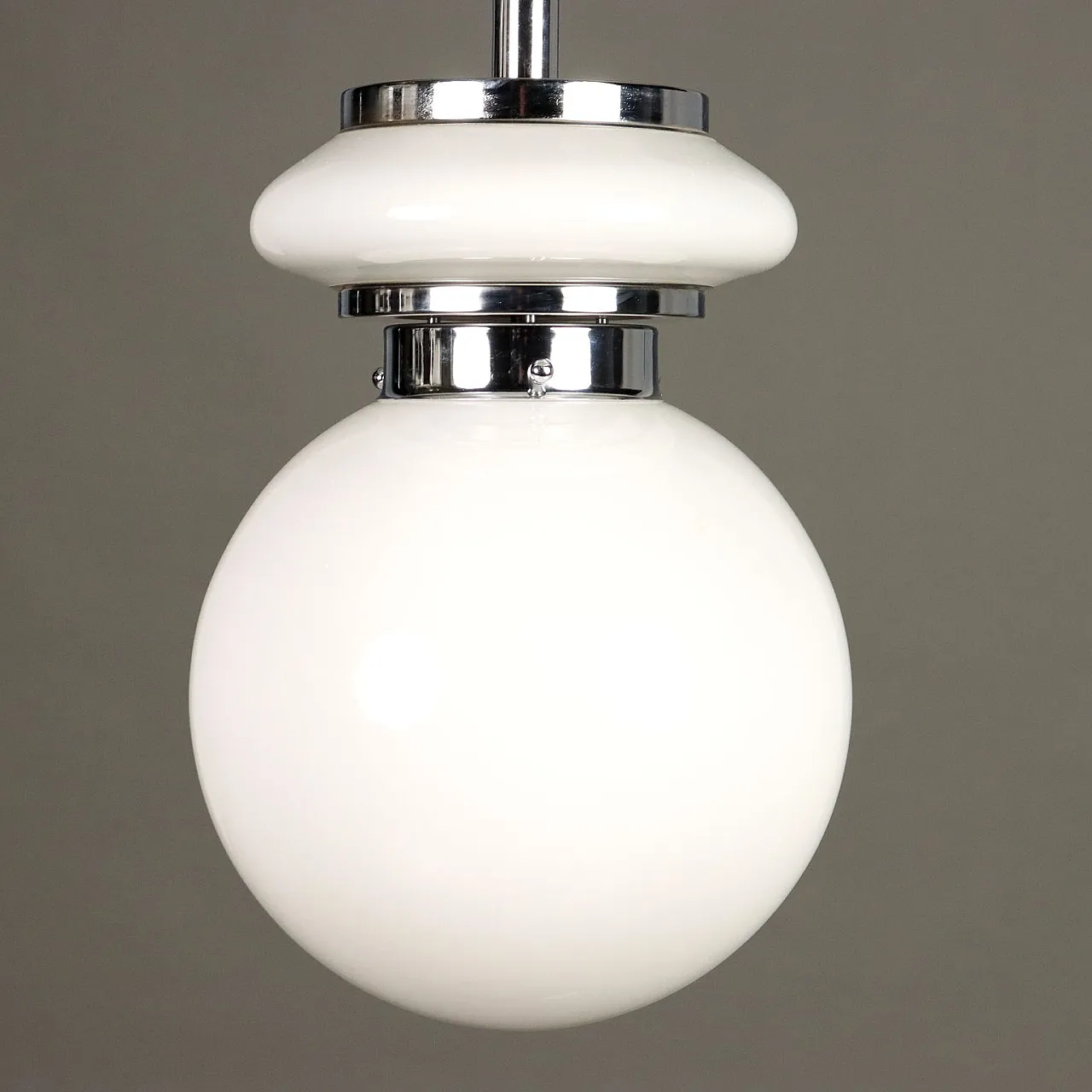 Lampadario in vetro bianco e metallo cromato, anni '70 6