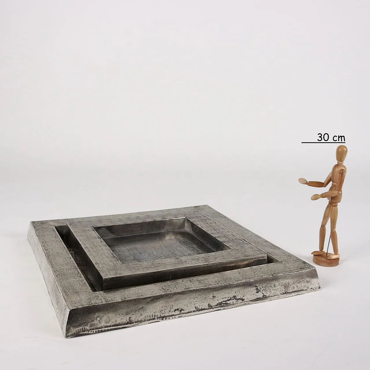 Pair of square aluminium centrepieces, 1990s 2