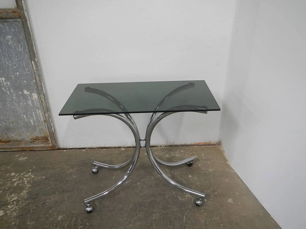 Table with wheels and glass Fumè 1960 1