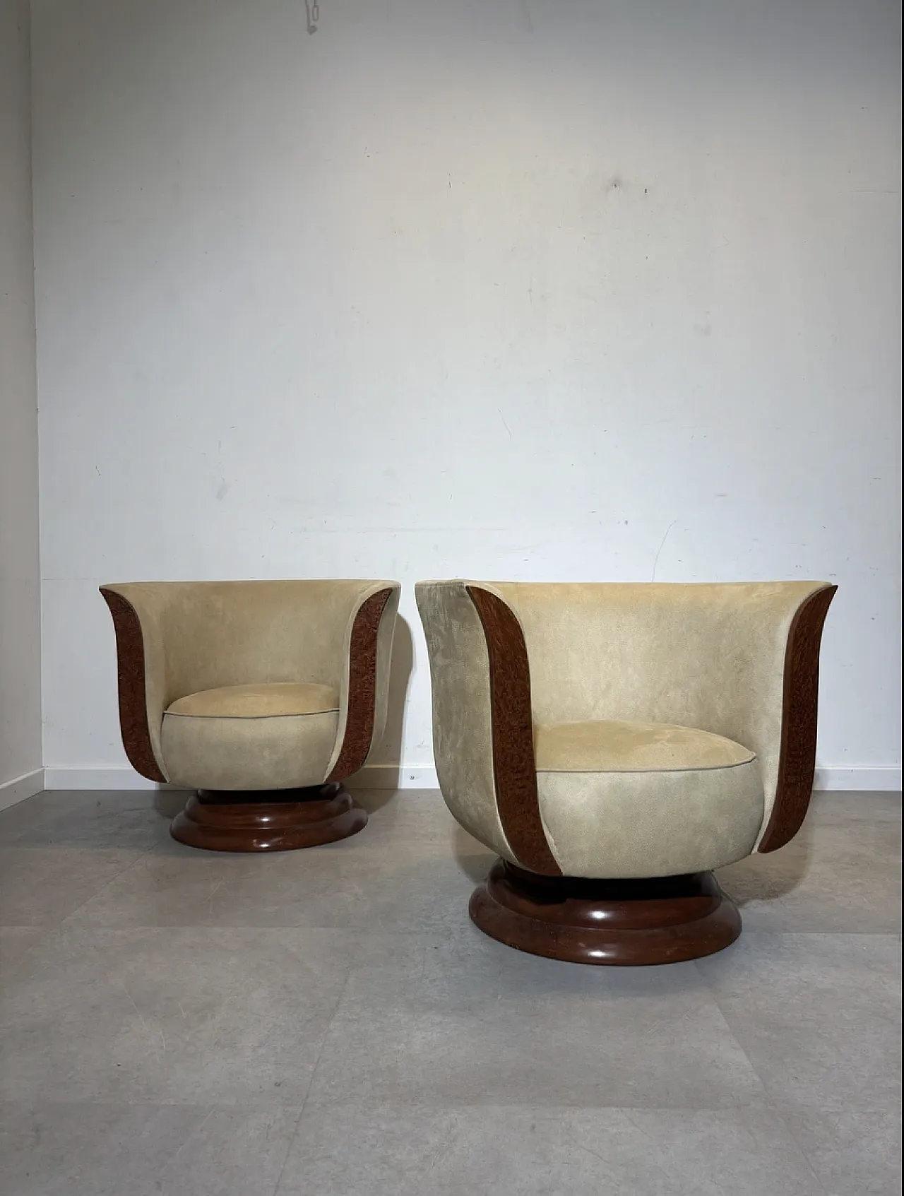 Pair of "Hotel Le Malandre" Art Deco Tulip Chairs, 1930s 9