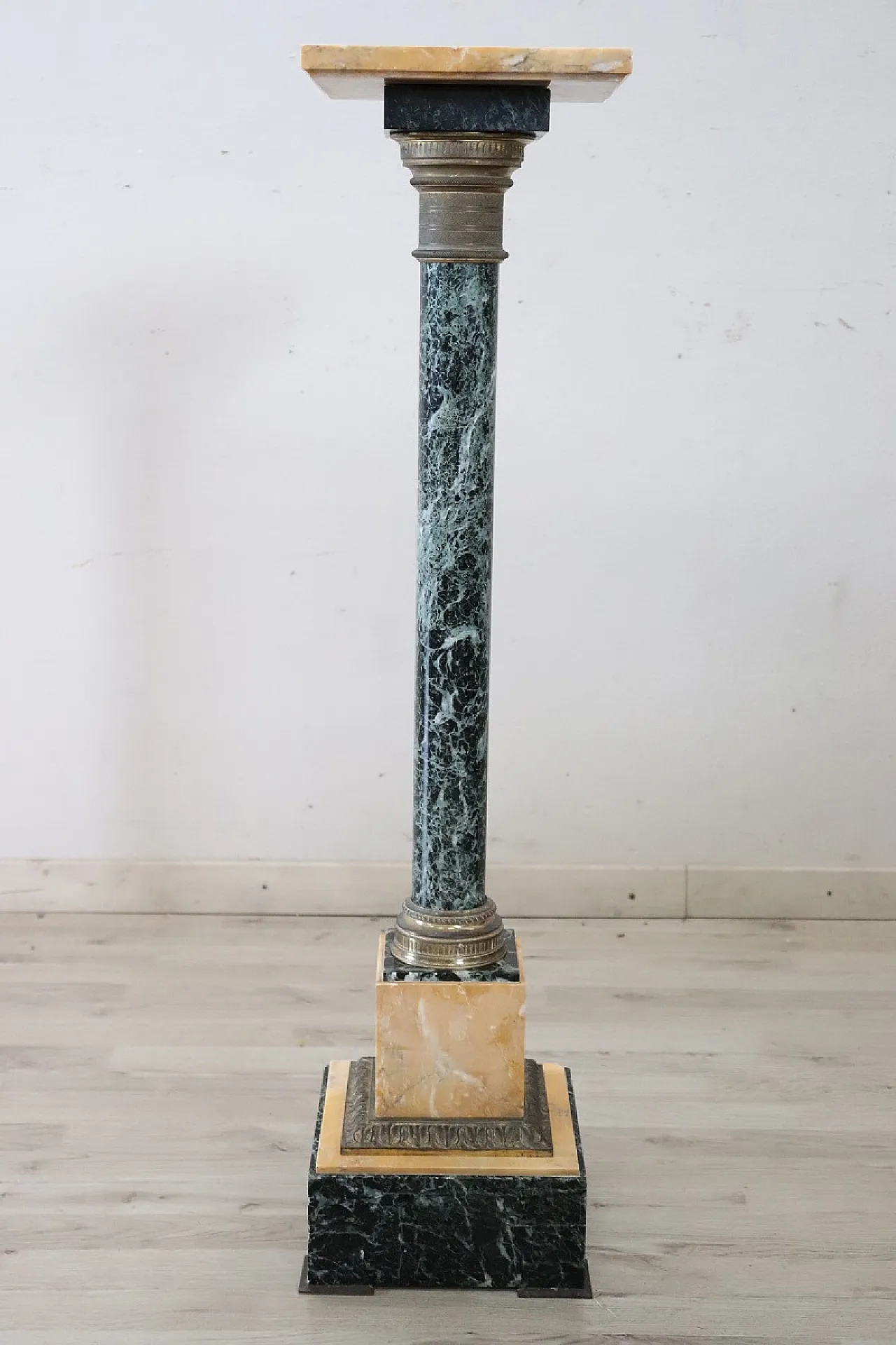 Yellow and green marble column with bronze details, late '800 2