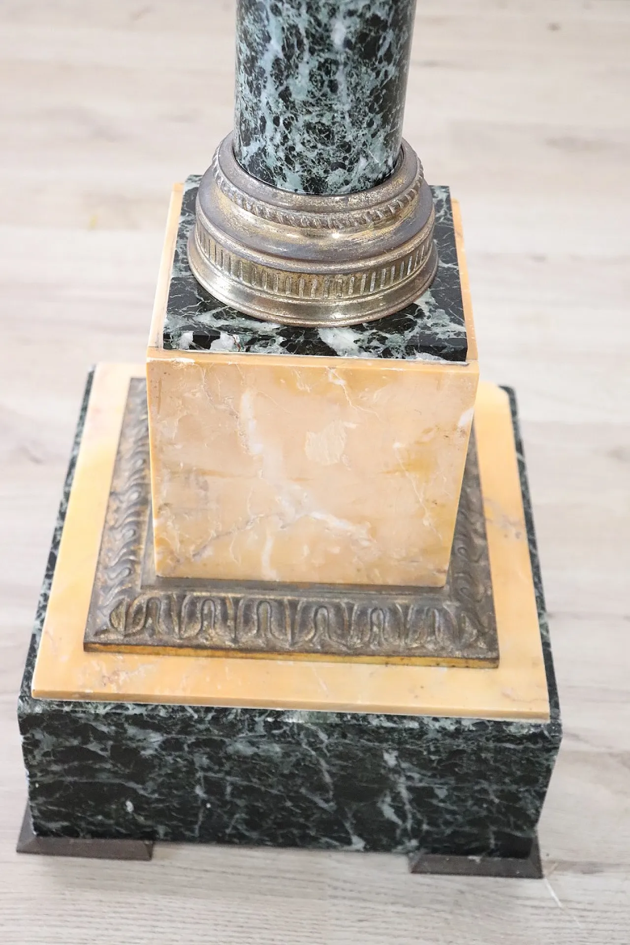 Yellow and green marble column with bronze details, late '800 5