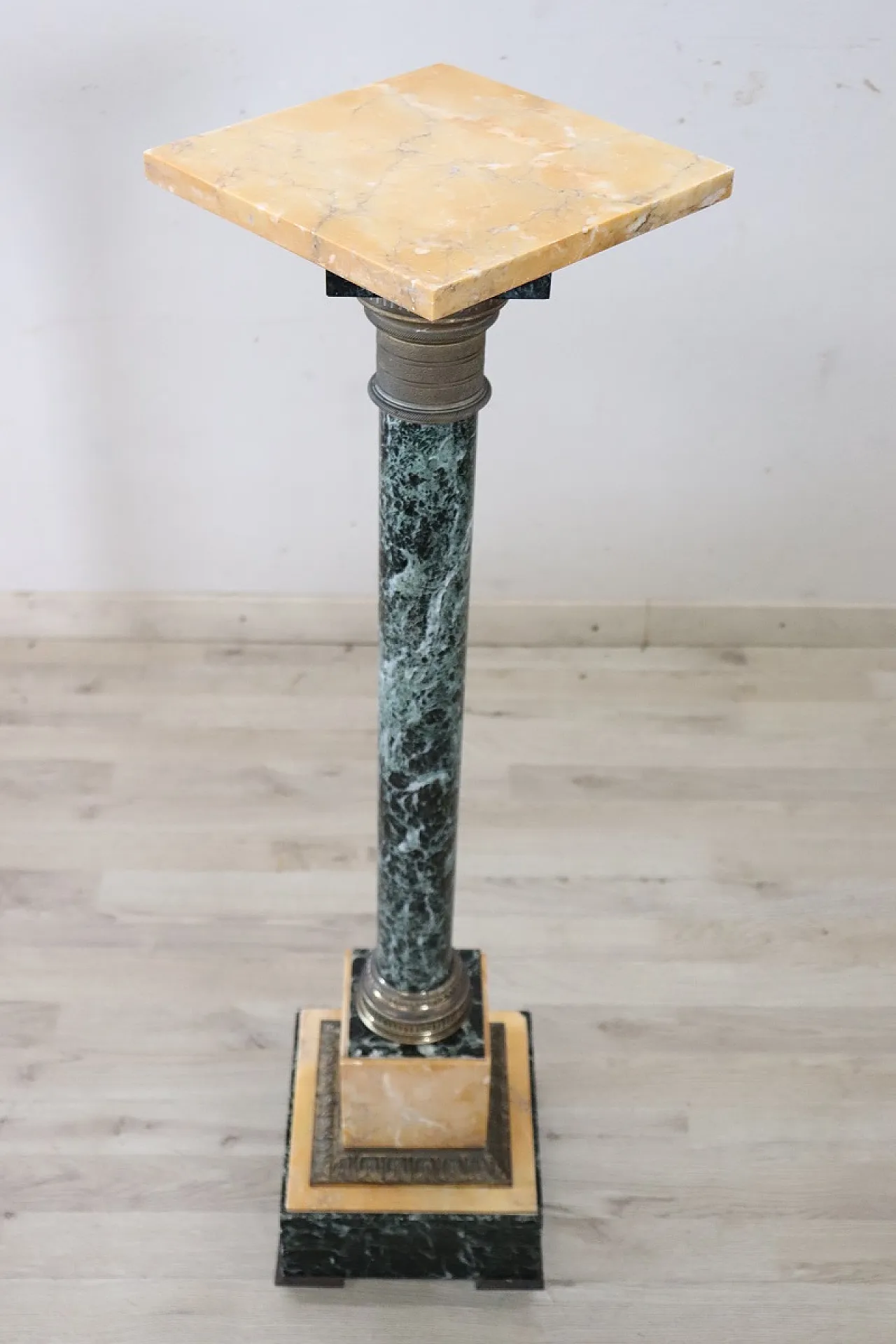 Yellow and green marble column with bronze details, late '800 7