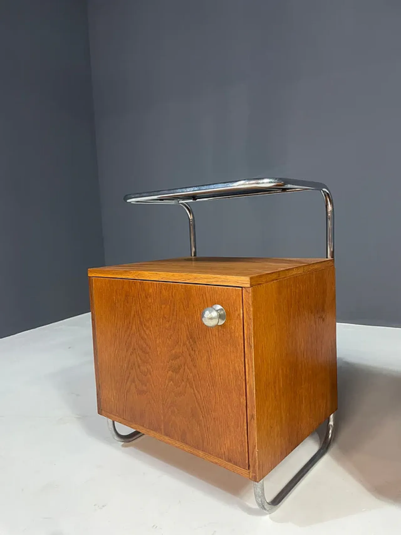 Coppia di comodini stile Bauhaus in cromo e rovere di Kovona, anni '50 7
