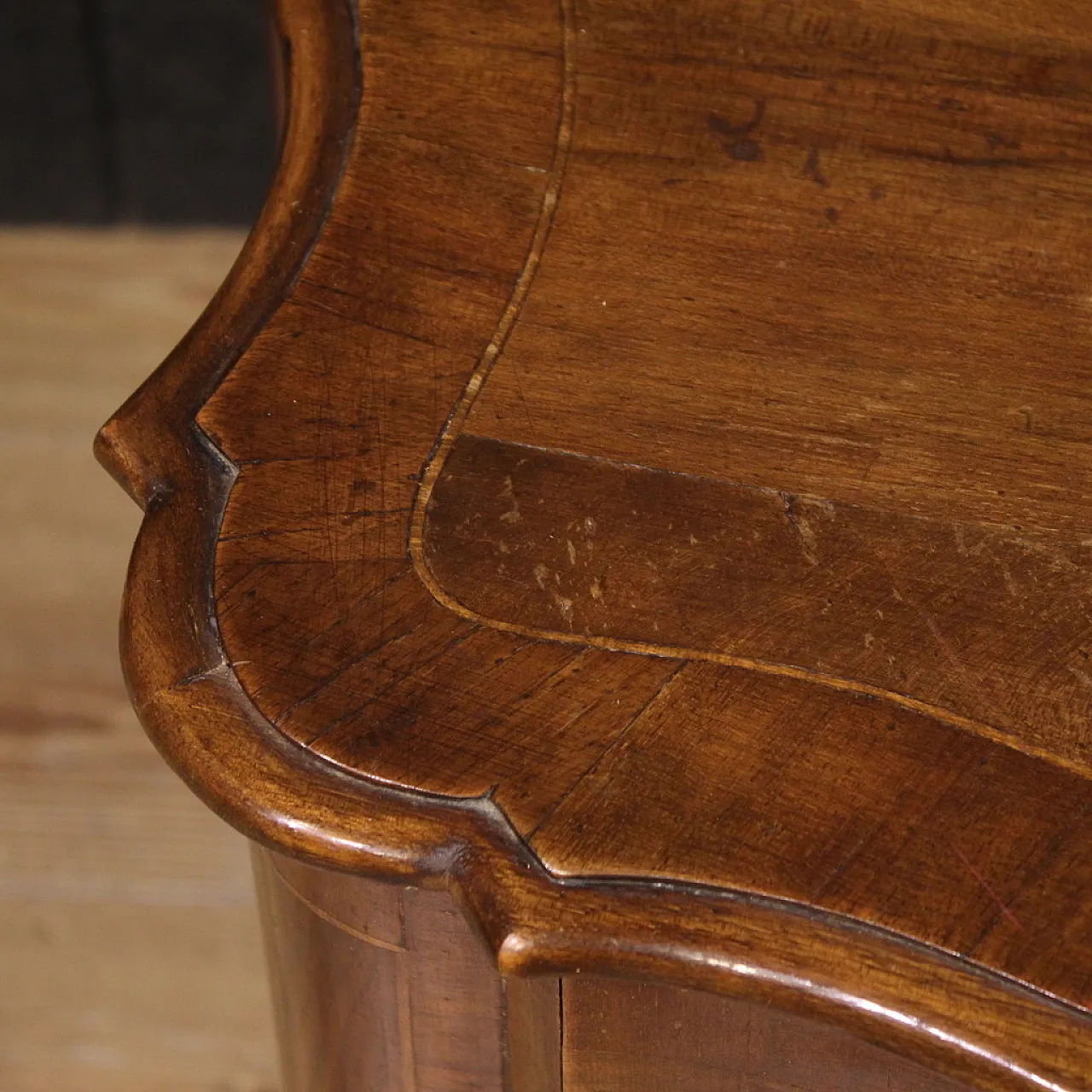 Coppia comodini veneti della metà del XX secolo 10