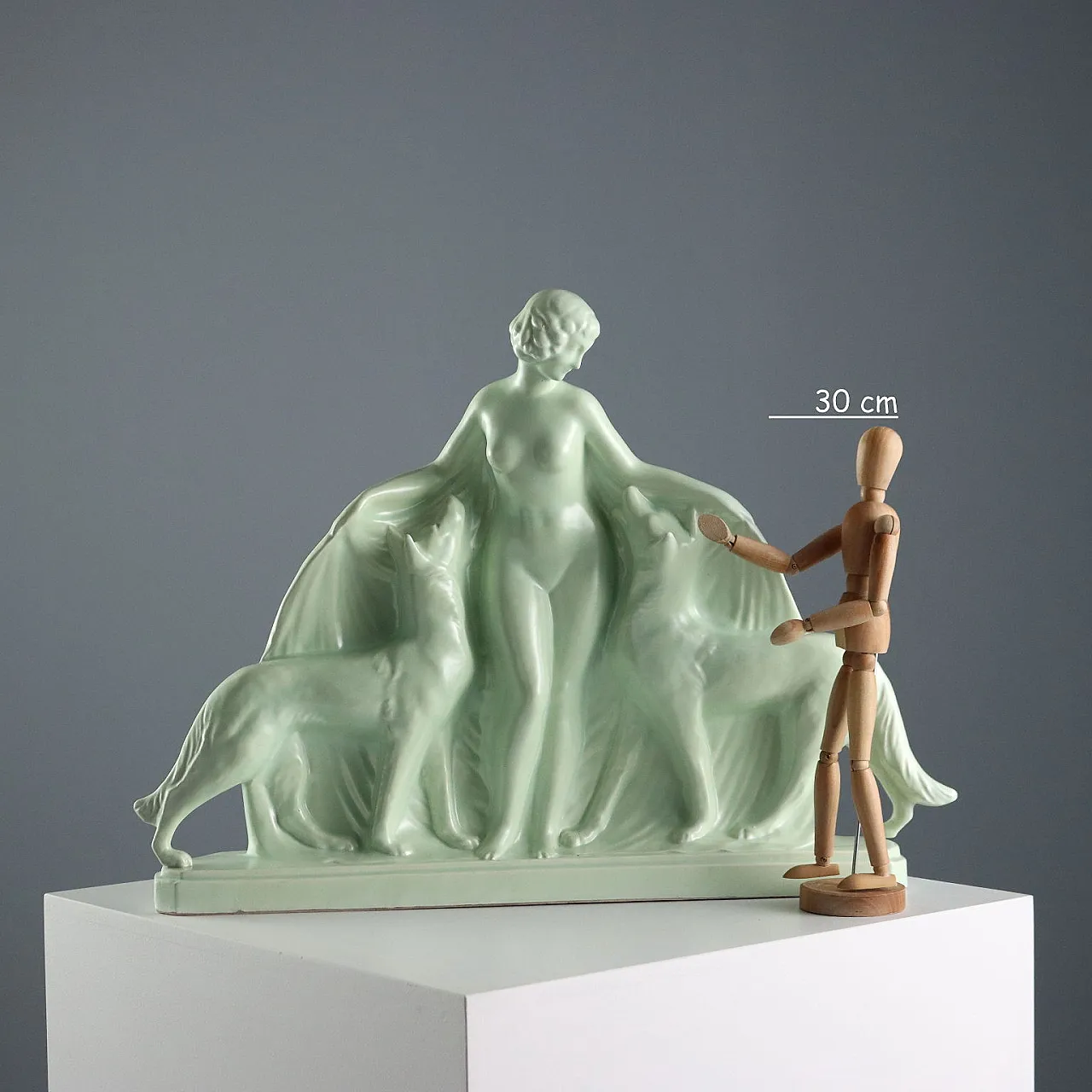 Donna con Due Cani, scultura di Louis Fontinelle, '900 2
