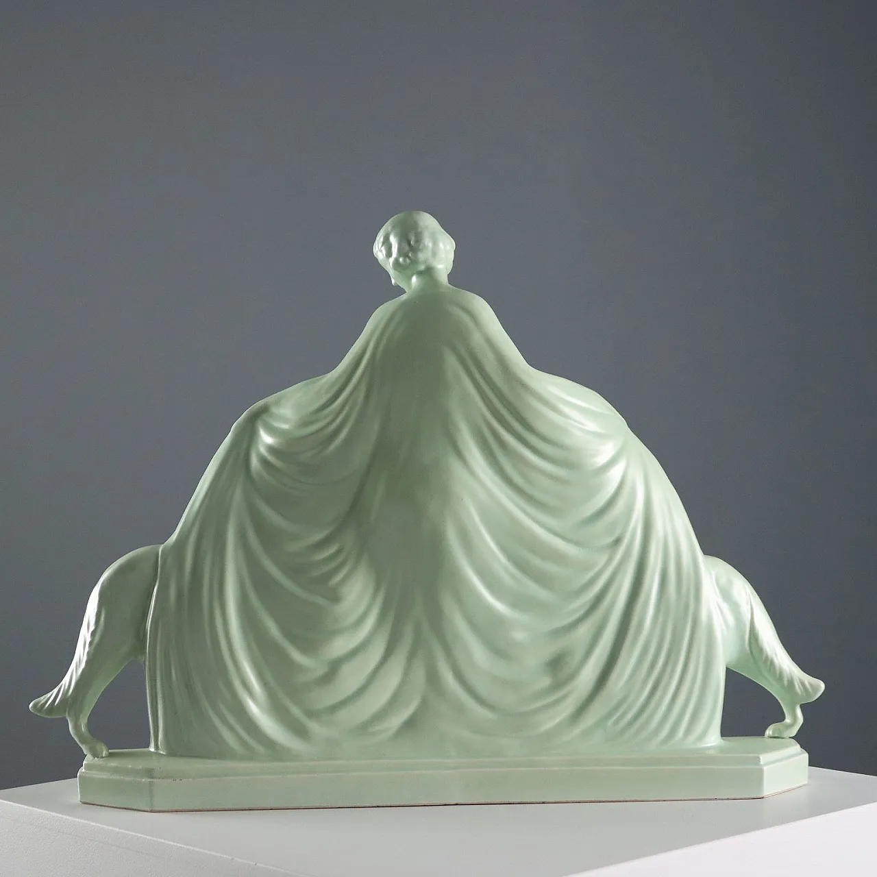 Donna con Due Cani, scultura di Louis Fontinelle, '900 8