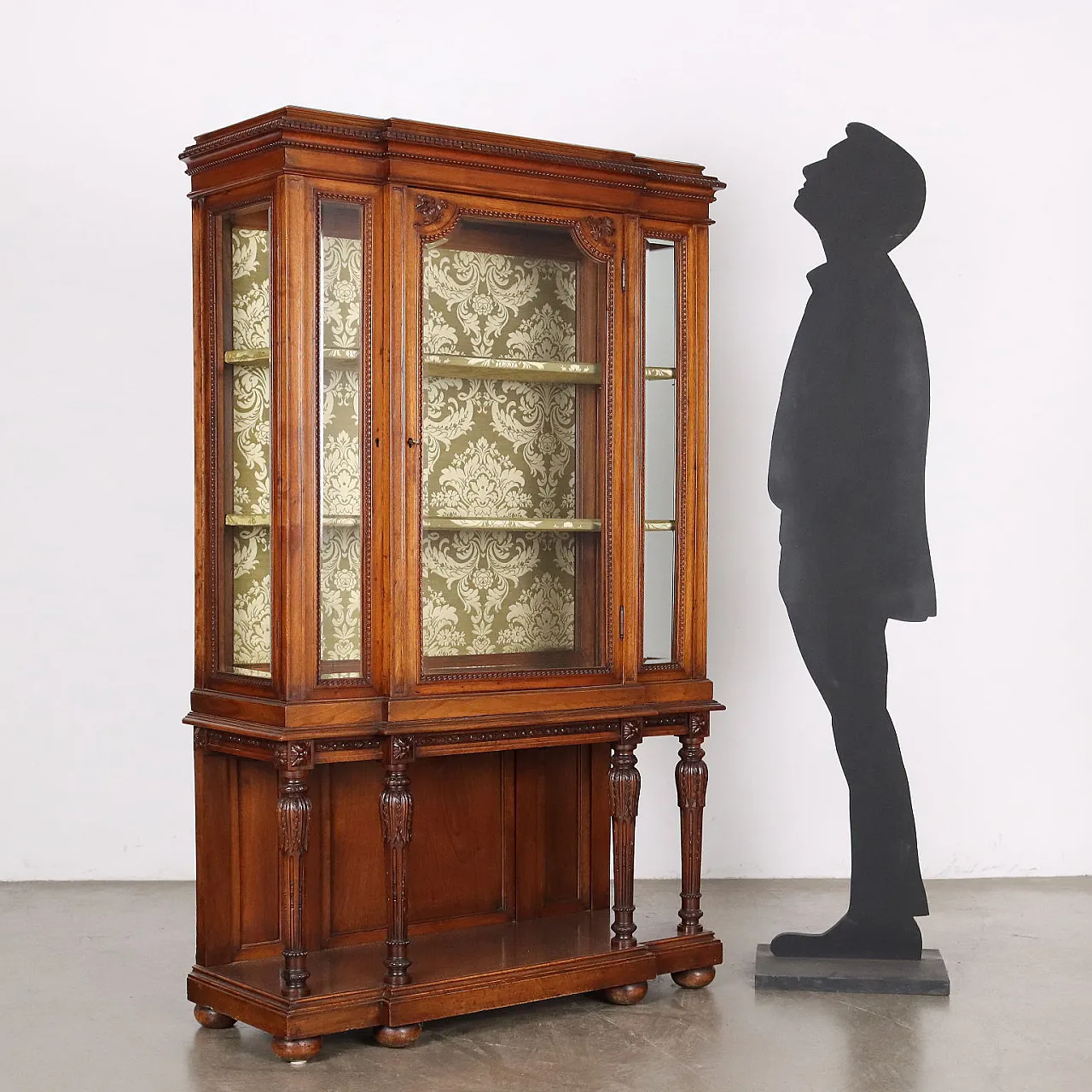 Vetrina in stile neoclassico in noce, '900 2