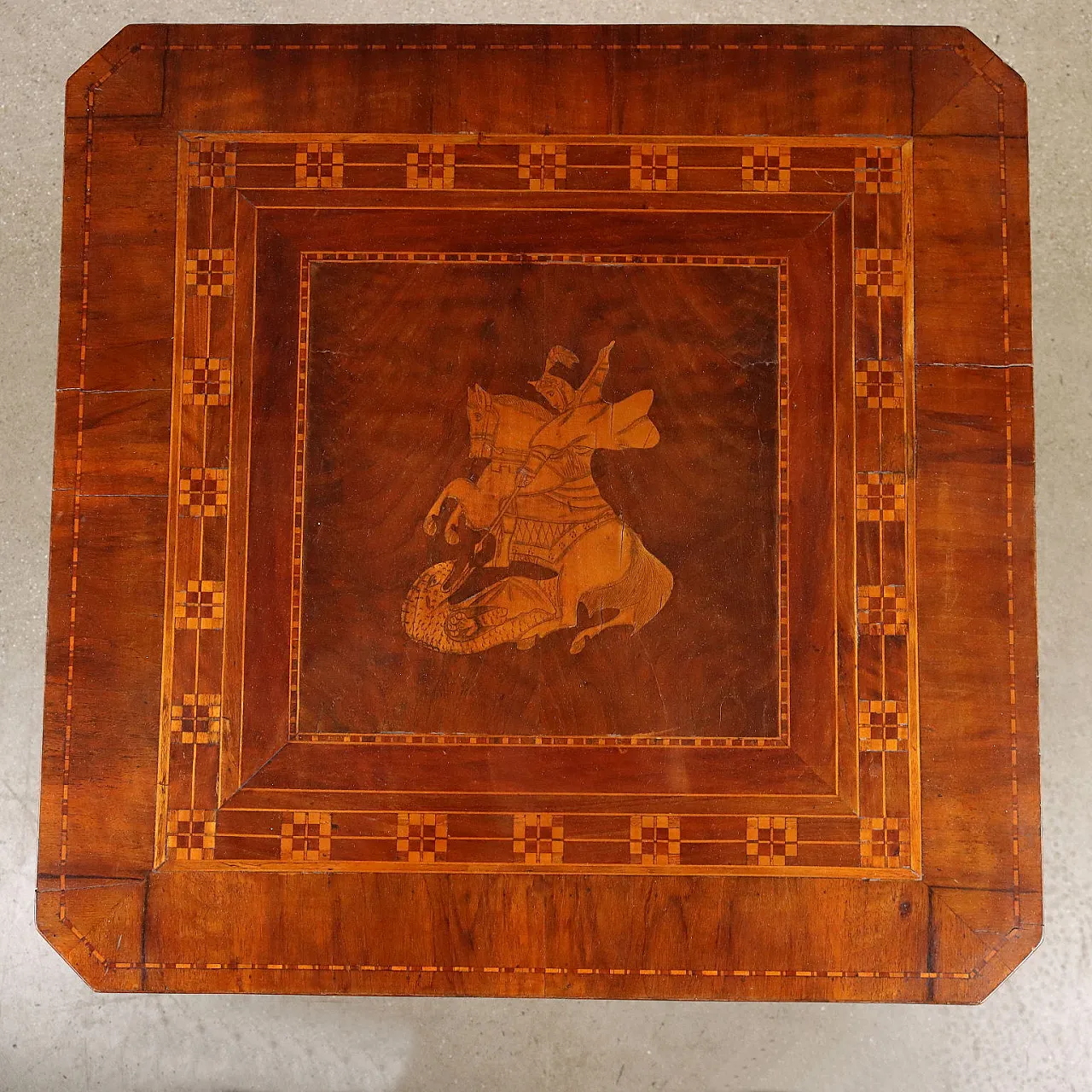 Tavolino da caffè in noce impiallacciato, '800 3