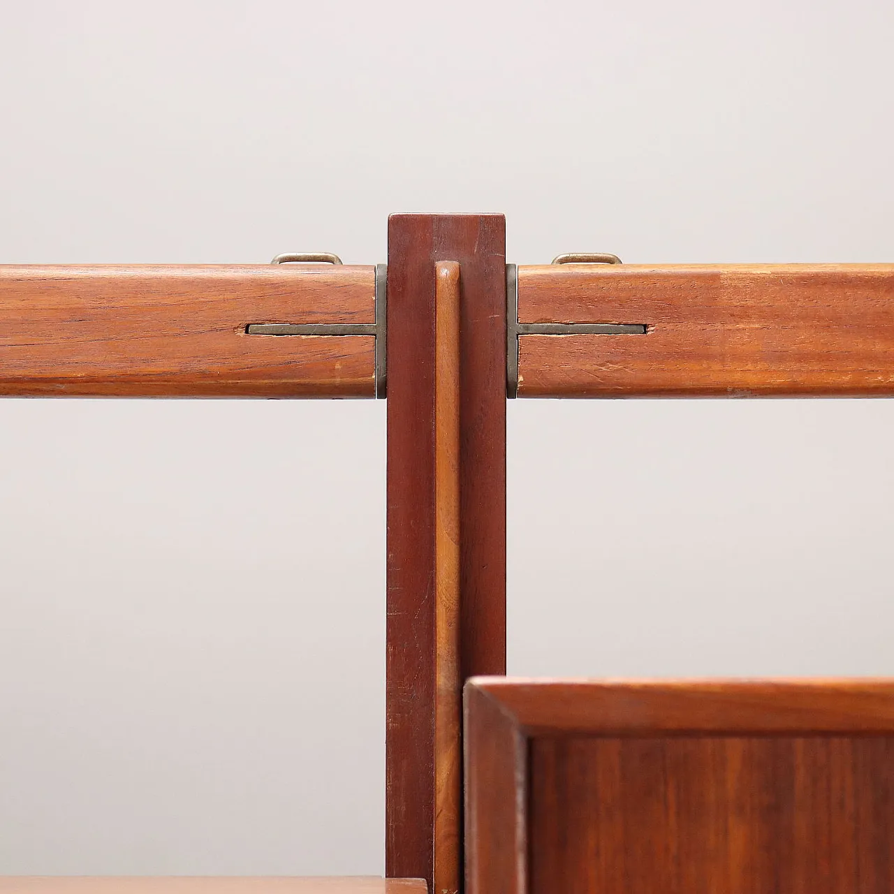 Mobile impiallacciato in teak e ottone, anni '60 5